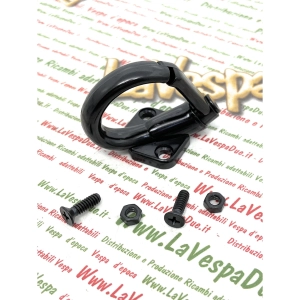 Gancho para bolsas con orificios separados por 24 mm para VESPA 50 80 90 125 150 160 180 200 en aluminio pintado de negro ro 057468