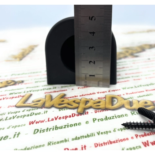Universelle USB-Buchsenhalterung komplett mit Schrauben für VESPA APE LAMBRETTA Topcase PX COSA GS GT Ladegerät für Autos, Motorräder, Roller, Boote, LKWs