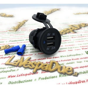 Doppelte USB-Anschlussbuchse, max. 3 Ah, wasserdichtes Universalladegerät 12/24 Volt mit Schutzabdeckung, passend für VESPA, APE, LAMBRETTA, Topcase PX, COSA, GS, GT, Halterung 60026398, Auto, Motorrad, Roller, Boote, LKW
