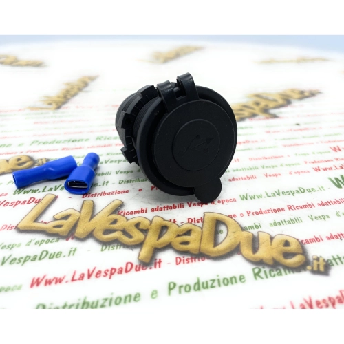Doppelte USB-Anschlussbuchse, max. 3 Ah, wasserdichtes Universalladegerät 12/24 Volt mit Schutzabdeckung, passend für VESPA, APE, LAMBRETTA, Topcase PX, COSA, GS, GT, Halterung 60026398, Auto, Motorrad, Roller, Boote, LKW