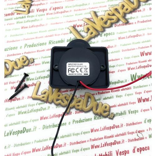 Cargador universal impermeable de 12 y 24 voltios con doble puerto USB, máx. 3 Ah, con cubierta protectora para baúles VESPA, APE, LAMBRETTA, PX, COSA, GS, GT, para coches, motocicletas, scooters, barcos y camiones.