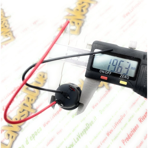 Interrupteur à bouton-poussoir pour transformateur 6/12/24 V (110/240 V) pour applications génériques (VESPA, APE, LAMBRETTA, voiture, moto, scooter). Modification du déviateur.