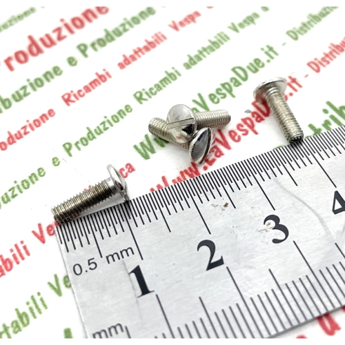 Tornillo niquelado para fijar la bocina y las placas de retención de la funda del cable del bastidor interno para faros bajos de VESPA 125 V1T a V15T V30T a V33T