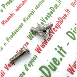 Tornillo niquelado para fijar la bocina y las placas de retención de la funda del cable del bastidor interno para faros bajos de VESPA 125 V1T a V15T V30T a V33T