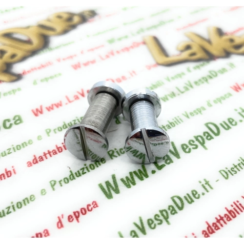 Paire de vis chromées à tête fendue pour fixation de levier pour VESPA 98 V98T 125 Bacchetta V1T V15T V30 V33 VU1T U APE 125 A1T a A15T 150 AB1T AB2T ro 610326M vis fabriquées en Italie