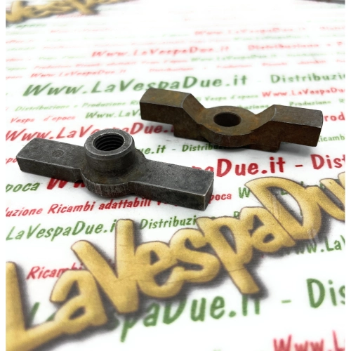 Kreuzgelenk in zwei zusammenpassenden Teilen für VESPA 125 V12T V13T 1950 von V19M bis V20M Motor, Kreuzgelenk mit Gewinde aus zwei ineinandergreifenden Teilen, Lagerbestand