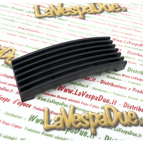 Grille de capot avant noire 117 x 42 mm pour VESPA 125 150 200 PX PE ARCOBALENO ro 564221 219119
