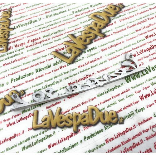 Rear plate lettering in polished aluminum, 158 mm long, for VESPA 50 L, italic, Italian product in ir.o. casting. 151712