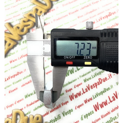 1 Mutter M8 Felge gestuft M 8 Schlüssel 22 VESPA 125 VN VNA VNB1 VNB2 150 VL VB1 VBA VBB GS VS1 2 3 4 ro 002442 019411 Italienisches Produkt