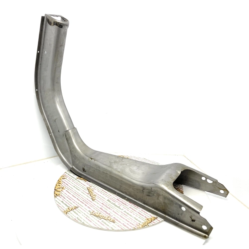 Mitteltunnel-Blech für Fußrastenabdeckung VESPA 80 125 150 200 PX T5 ab Baujahr 1984, italienisches Produkt