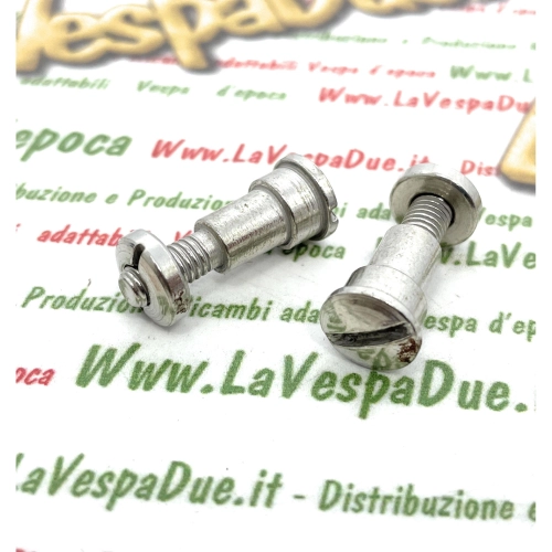 Zwei Schlitzschrauben zur Hebelbefestigung für VESPA 125 VNB3T und neuer, 150 VBA VBB, 150 GS VS5 GL, 160 GS VSB ro 014629, italienische Fertigung