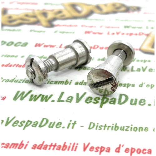 Zwei Schlitzschrauben zur Hebelbefestigung für VESPA 125 VNB3T und neuer, 150 VBA VBB, 150 GS VS5 GL, 160 GS VSB ro 014629, italienische Fertigung