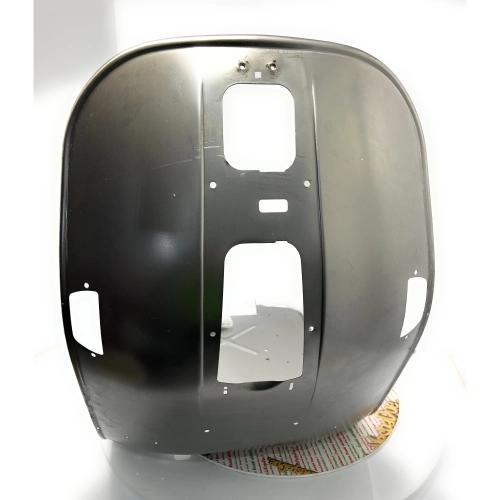 Protector de estribos de chapa metálica completo con refuerzos transversales para VESPA 80 125 150 200 PX PE MY a partir de 1998, adaptable a modelos anteriores T5 ARCOBALENO. Producto italiano de primera calidad.