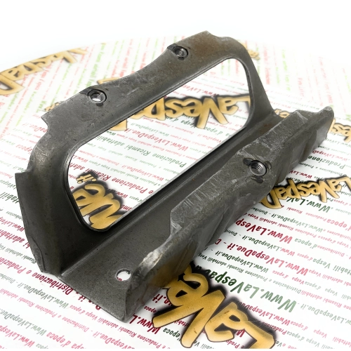 Refuerzo de la parte trasera del compartimento del depósito bajo el asiento para VESPA 80 125 150 200 PX T5 VNB VNA VNC VNL VNX VSC VSD VSX RALLY. Producto italiano.