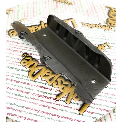 Refuerzo de la parte trasera del compartimento del depósito bajo el asiento para VESPA 80 125 150 200 PX T5 VNB VNA VNC VNL VNX VSC VSD VSX RALLY. Producto italiano.