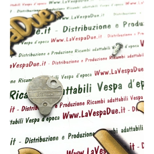 Tapa de la palanca de bloqueo NEIMAN para bloqueo de dirección VESPA 50 R V5R1T PIAGGIO CIAO TRE PORTER APE TL6T completa con pasador, base original