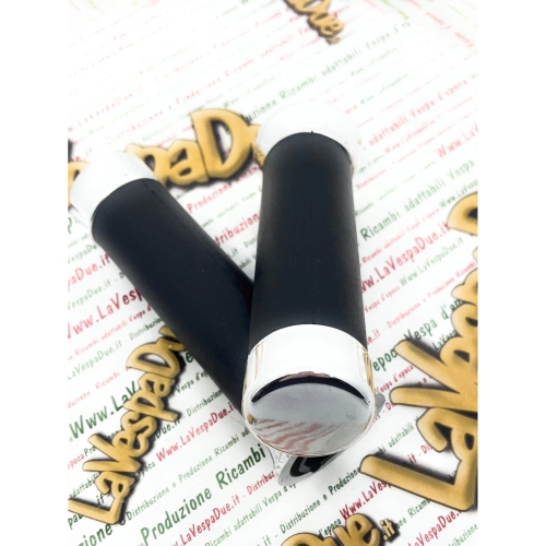 Par de puños con terminales cromados fijados firmemente para freno de disco Millennium de VESPA PX 125 150 200 - adaptables a todas las ruedas 582324