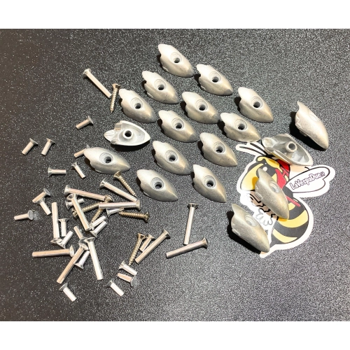 Kit d'embouts en zamak complet avec vis et rivets pour repose-pieds de Vespa 150 GS VS1 (1955-1956), produit italien d'excellente qualité.