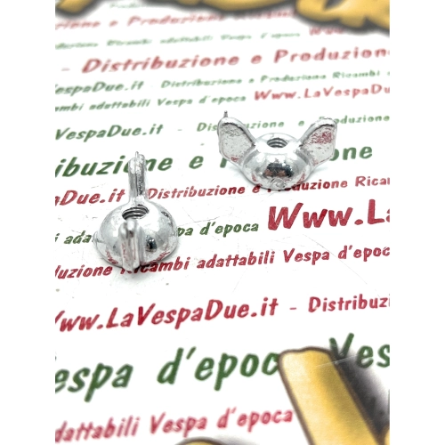 Paire d'écrous papillon M 4 mm pour la fixation du filtre à air des VESPA 50, 90, 125, 150, VL1, VL2, VB1, VU1T, V30, VM et VN, filetage 4 mm, en aluminium.