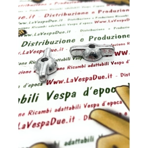 Paire d'écrous papillon M4 pour la fixation du filtre à air des VESPA 125 V11T 32861> V12T V13T V14T V15T V30T V31T V32T V33T avec filetage de 4 mm