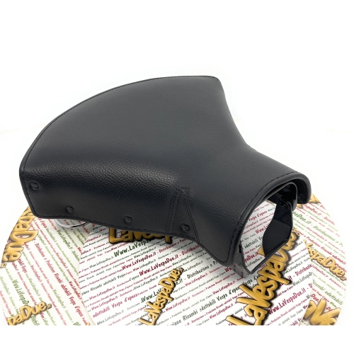 Asiento delantero completo con armazón y funda con placa A. REJNA para VESPA 98 125 de 1948 a 1950.