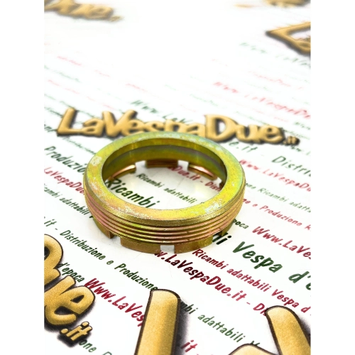 Écrou de support de joint d'huile sur tambour de frein arrière VESPA SUPER 125 VNC1T VBC1T >153261 axe de roue arrière côté gauche filetage