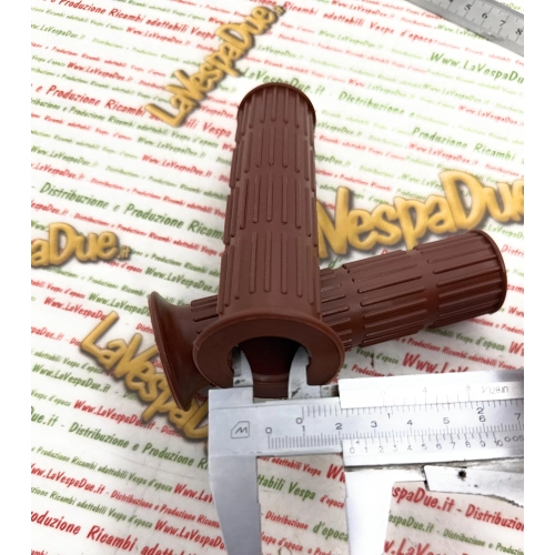 Pair of brown grips for VESPA 80 125 150 200 SPRINT TS RALLY PX PE ro 141923