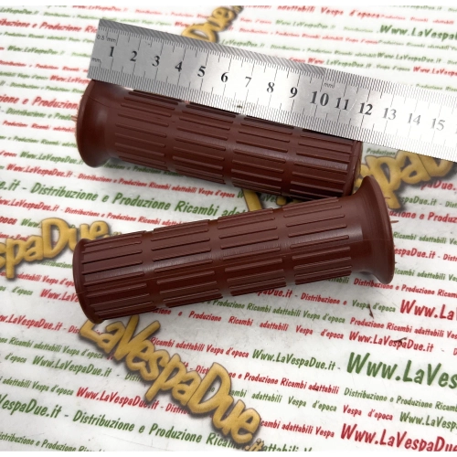 Pair of grips for VESPA 50 90 125 SPECIAL PRIMAVERA ET3 in brown color up to 1978 ro 141924