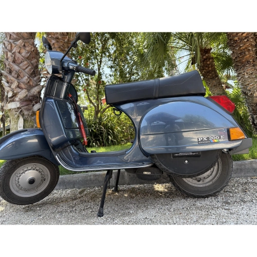 Schutzplatte für Reserveradabdeckung für VESPA PX PE COSA 1 und 2, PVC-Basis, schwarz-weiße Beschriftung, Demontageanleitung