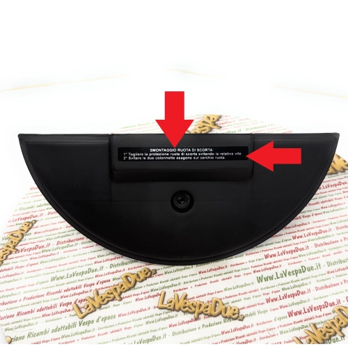 Schutzplatte für Reserveradabdeckung für VESPA PX PE COSA 1 und 2, PVC-Basis, schwarz-weiße Beschriftung, Demontageanleitung