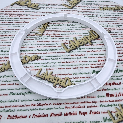 3D-gedruckter weißer Radmuttern-Abdeckring für VESPA 50 125 PK XL HP S FL AUTOMATICA PLURIMATIC RUSH N FL2 CARBON EFFECT – hervorragende Qualität und Widerstandsfähigkeit