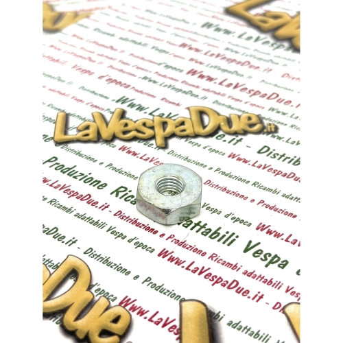 1 Écrou de roue M10 clé 22 VESPA 125 VNB 150 VBB APE AC4 AE AD PENTARò APB APC Produit italien avec traitement de zingage ro 019411 012131 0197750