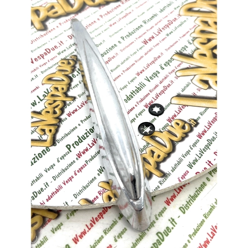 Crest on the mudguard for VESPA 125 GT GTR 150 GL SPRINT VELOCE 160 GS 180 SS RALLY aluminum emblem with pins and complete with elastic plates for fixing Italian product