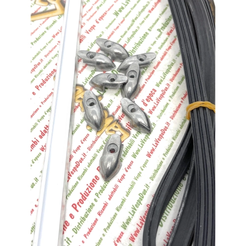 Set of floorboard strips for VESPA 125 NUOVA VMA1T from 1965 to 1967, complete with rubber ends and tips, Italian product