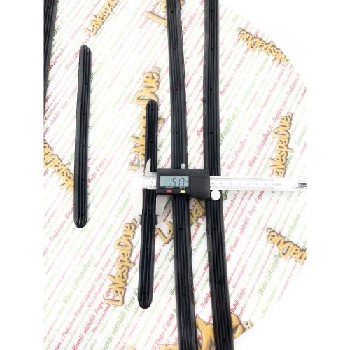 Set of 6 rubber strips for footboards for VESPA 50 N up to frame V5A1T > 25000 with 11 holes on the longest strip, Italian product