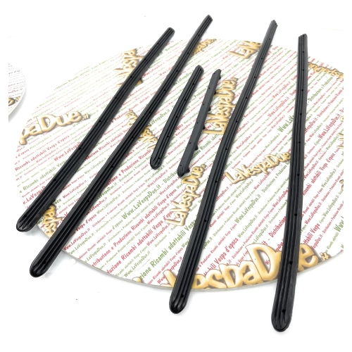 Set of 6 rubber strips for floorboards for VESPA 50 N V5A1T 25001>283299 50 R V5A1T 700001>938761 with 10 holes on the longest strip, Italian product