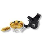 Sistema de frenado delantero PINASCO 26280111 con pinza radial de 4 pistones, color dorado de la pinza, soporte negro para VESPA PX 125 150 200 PE COSA ETS 50 PK HP XL LML STAR