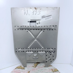 Footboard for VESPA 125 PRIMAVERA VMA1T from frame 1001 first series 1965 model without rear drawer door 4 cm wider trapezoidal shape