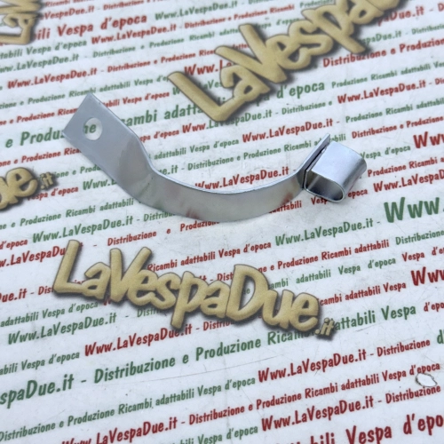 Plaque de support de fixation du câble de changement de vitesse pour VESPA 160 GS 180 SS permettant d'éloigner les câbles de changement de vitesse du pot d'échappement.