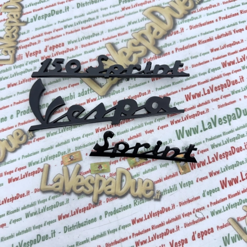 Satz mit 3 nachtblauen Schriftzugplatten für VESPA 150 SPRINT VLB1T aus eloxiertem Aluminium, vorne und hinten, italienisches Produkt