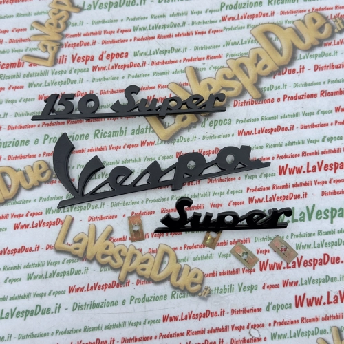 Satz mit 3 nachtblauen Schriftzugplatten für VESPA 150 SUPER VBC1T aus eloxiertem Aluminium, vorne und hinten, italienisches Produkt