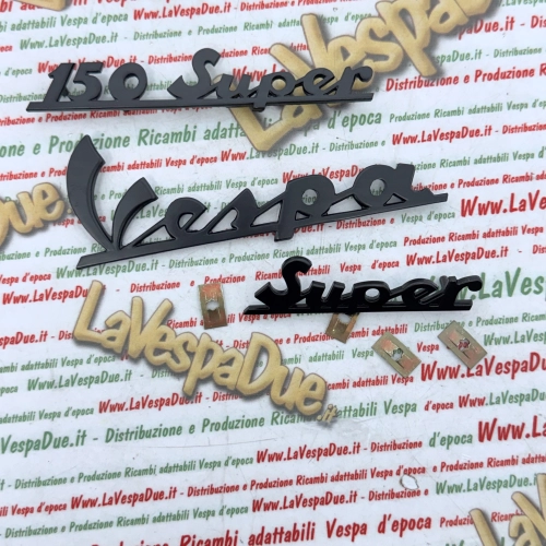 Satz mit 3 nachtblauen Schriftzugplatten für VESPA 150 SUPER VBC1T aus eloxiertem Aluminium, vorne und hinten, italienisches Produkt
