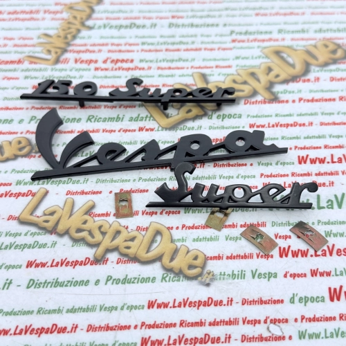 Satz mit 3 nachtblauen Schriftzugplatten für VESPA 150 SUPER VBC1T aus eloxiertem Aluminium, vorne und hinten, italienisches Produkt