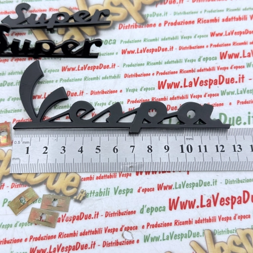 Satz mit 3 nachtblauen Schriftzugplatten für VESPA 150 SUPER VBC1T aus eloxiertem Aluminium, vorne und hinten, italienisches Produkt