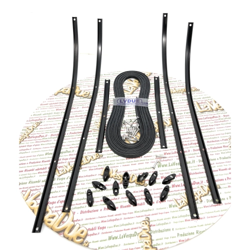 Juego de listones de estribera negros semibrillantes para VESPA 90 50 125 NLR SPECIAL PRIMAVERA ET3 ro 154668 610232M, completo en aluminio blando con listones y puntas negras.