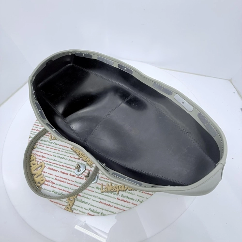 Cubierta superior y asa. Funda de asiento completa gris claro para VESPA 160 GS VSB1 primera serie.