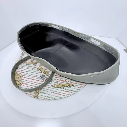 Cubierta superior y asa. Funda de asiento completa gris claro para VESPA 160 GS VSB1 primera serie.