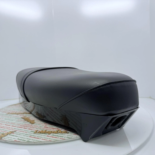 Asiento largo biplaza gris oscuro para VESPA 50 125 HP FL V 50 125 y modelos automáticos.