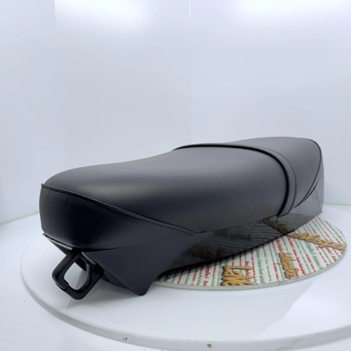 Asiento largo biplaza gris oscuro para VESPA 50 125 HP FL V 50 125 y modelos automáticos.
