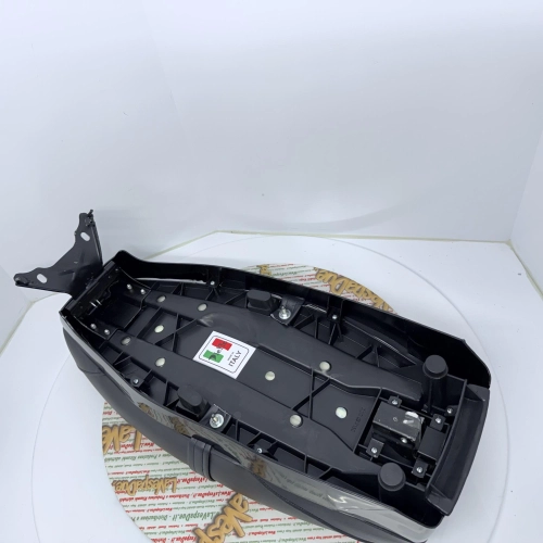 Asiento largo biplaza gris oscuro para VESPA 50 125 HP FL V 50 125 y modelos automáticos.